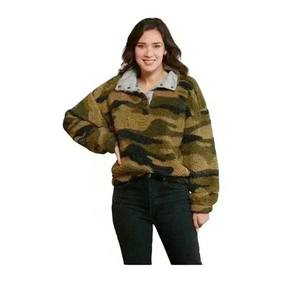 Peyton Jensen Nola Green Camo Pullover Sweatshirt SIZE-MEDIUM - Picture 1 of 7
